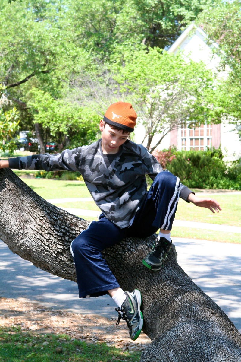 2012-04-08-23-Egg Hunt.jpg